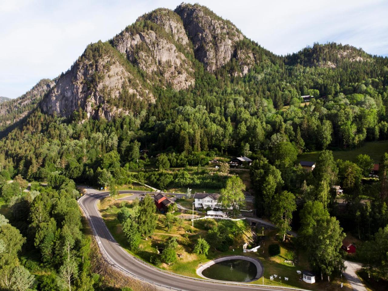 Nutheim Gjestgiveri Hotel Flatdal Exterior photo